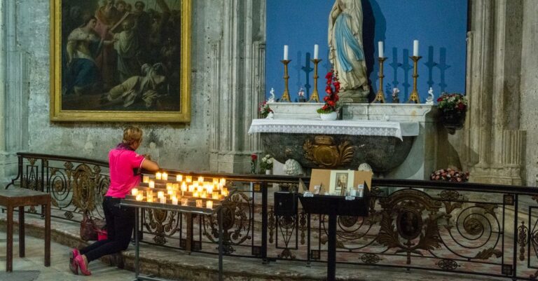 Ce spune Biblia despre suferință și de ce îngăduie Dumnezeu durerea